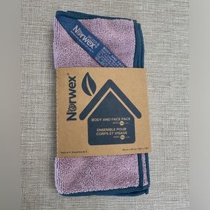 Norwex Body and Face Pack - Light Purple with Blue Trim